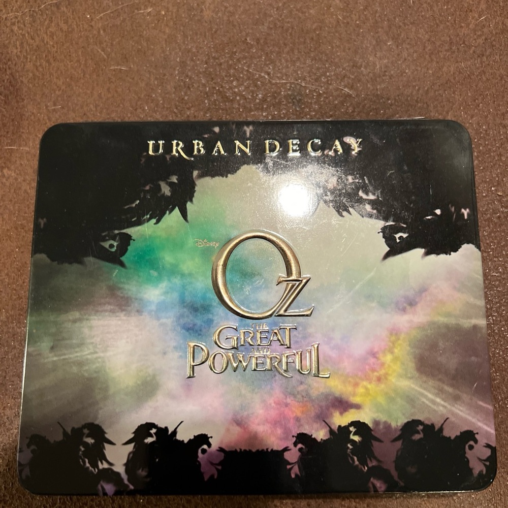 Urban Decay Wizard of Oz makeup kit